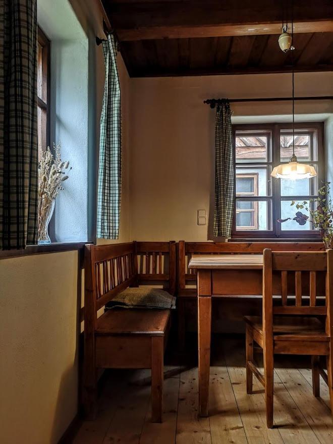 Apartmany Cerveny Dvur Chvalšiny Exteriör bild