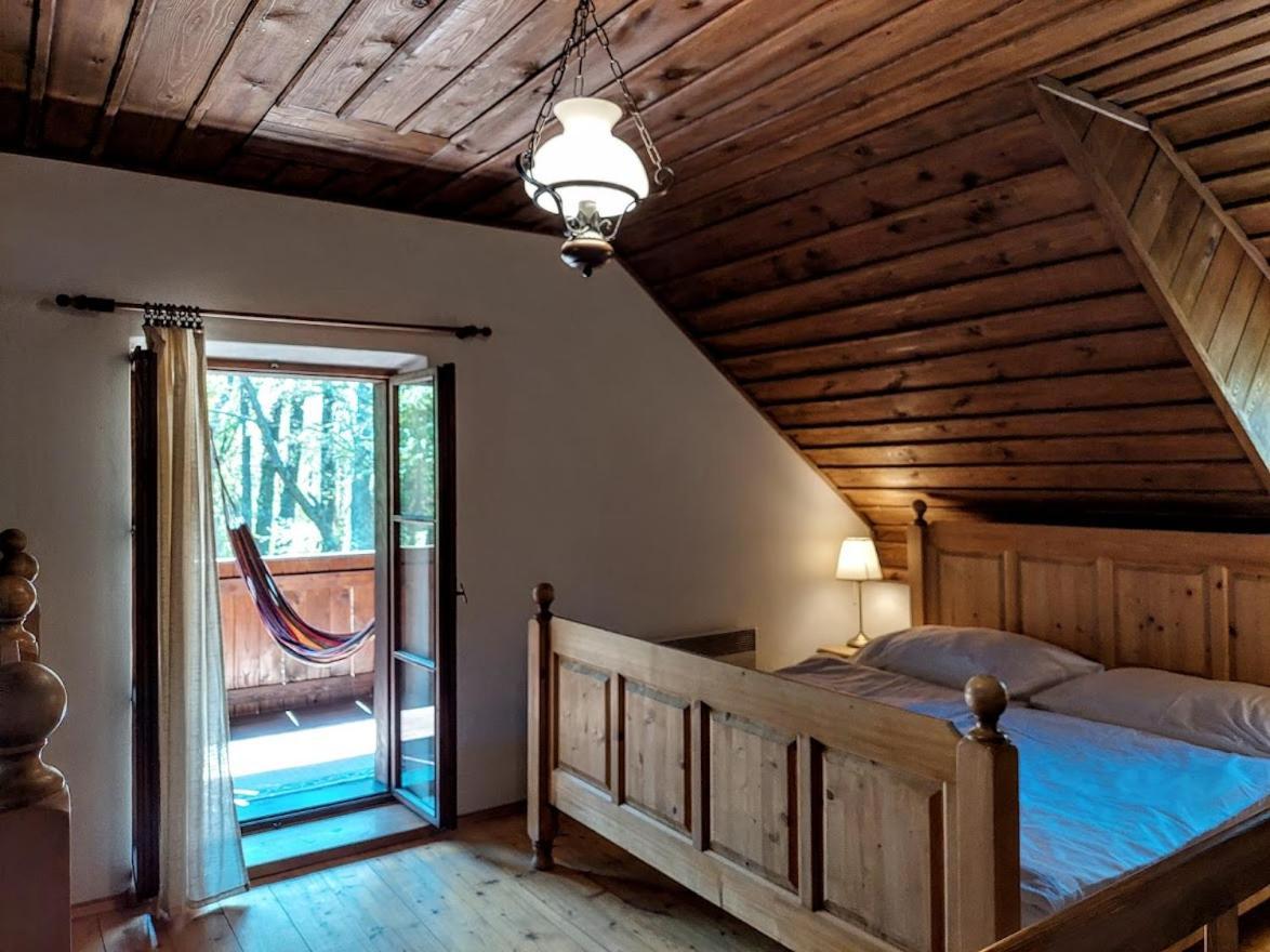 Apartmany Cerveny Dvur Chvalšiny Exteriör bild