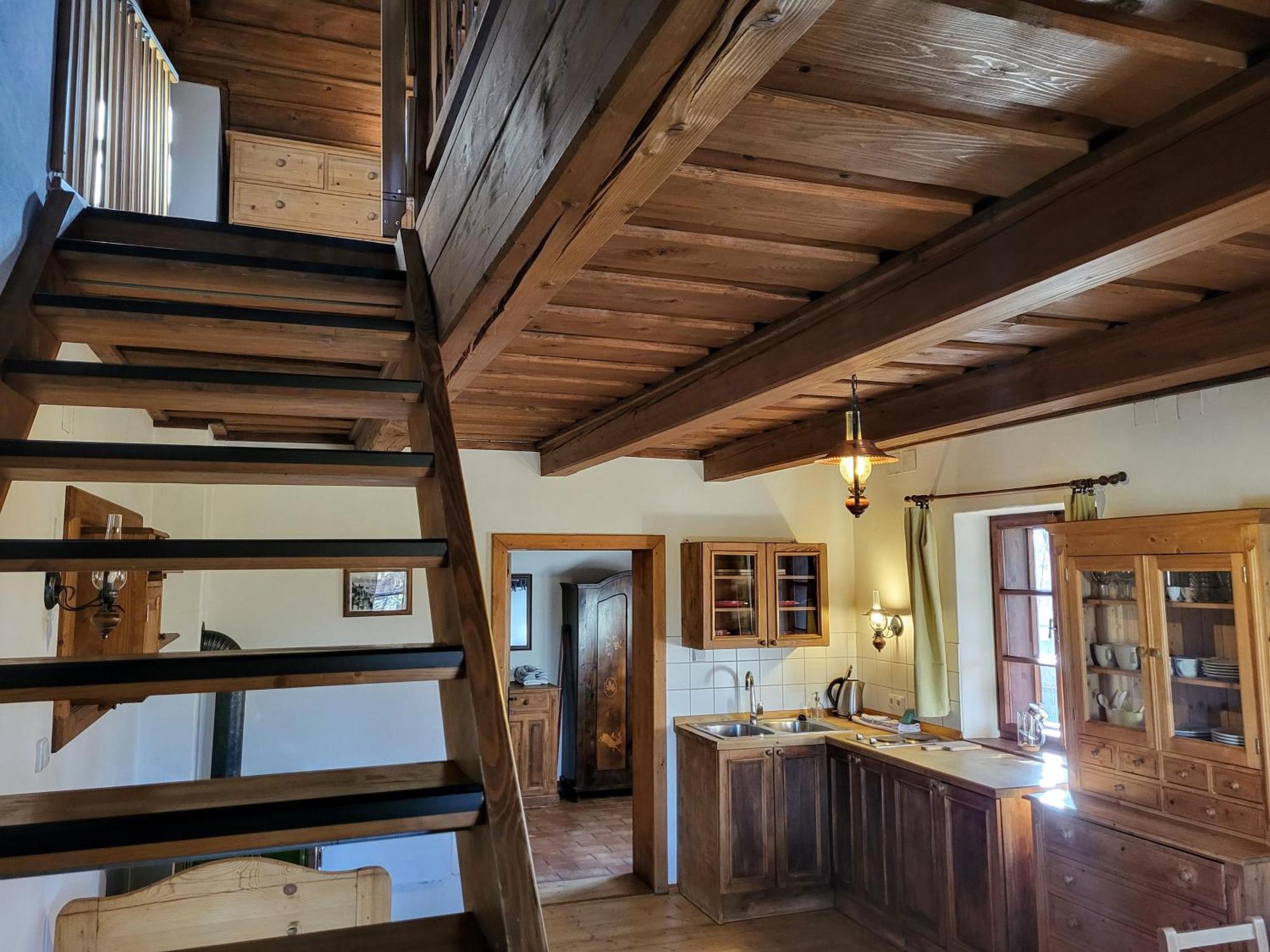Apartmany Cerveny Dvur Chvalšiny Exteriör bild