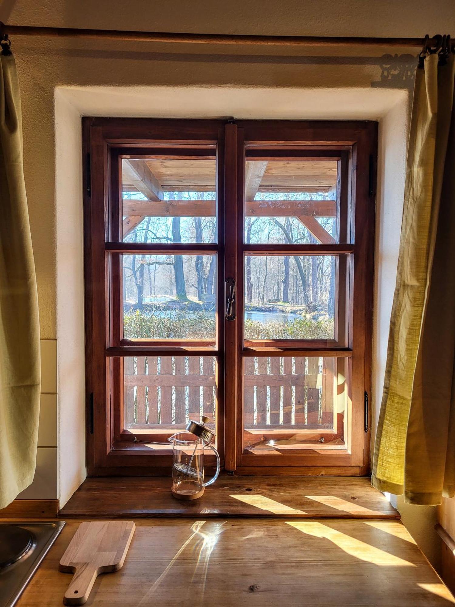 Apartmany Cerveny Dvur Chvalšiny Exteriör bild
