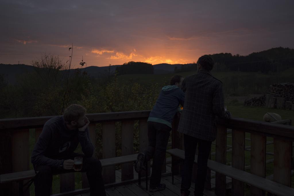 Apartmany Cerveny Dvur Chvalšiny Rum bild
