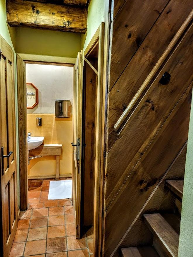 Apartmany Cerveny Dvur Chvalšiny Exteriör bild