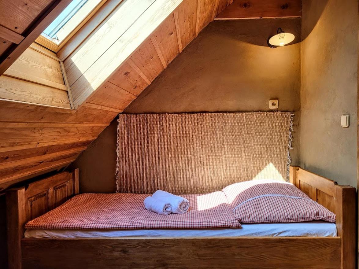 Apartmany Cerveny Dvur Chvalšiny Exteriör bild