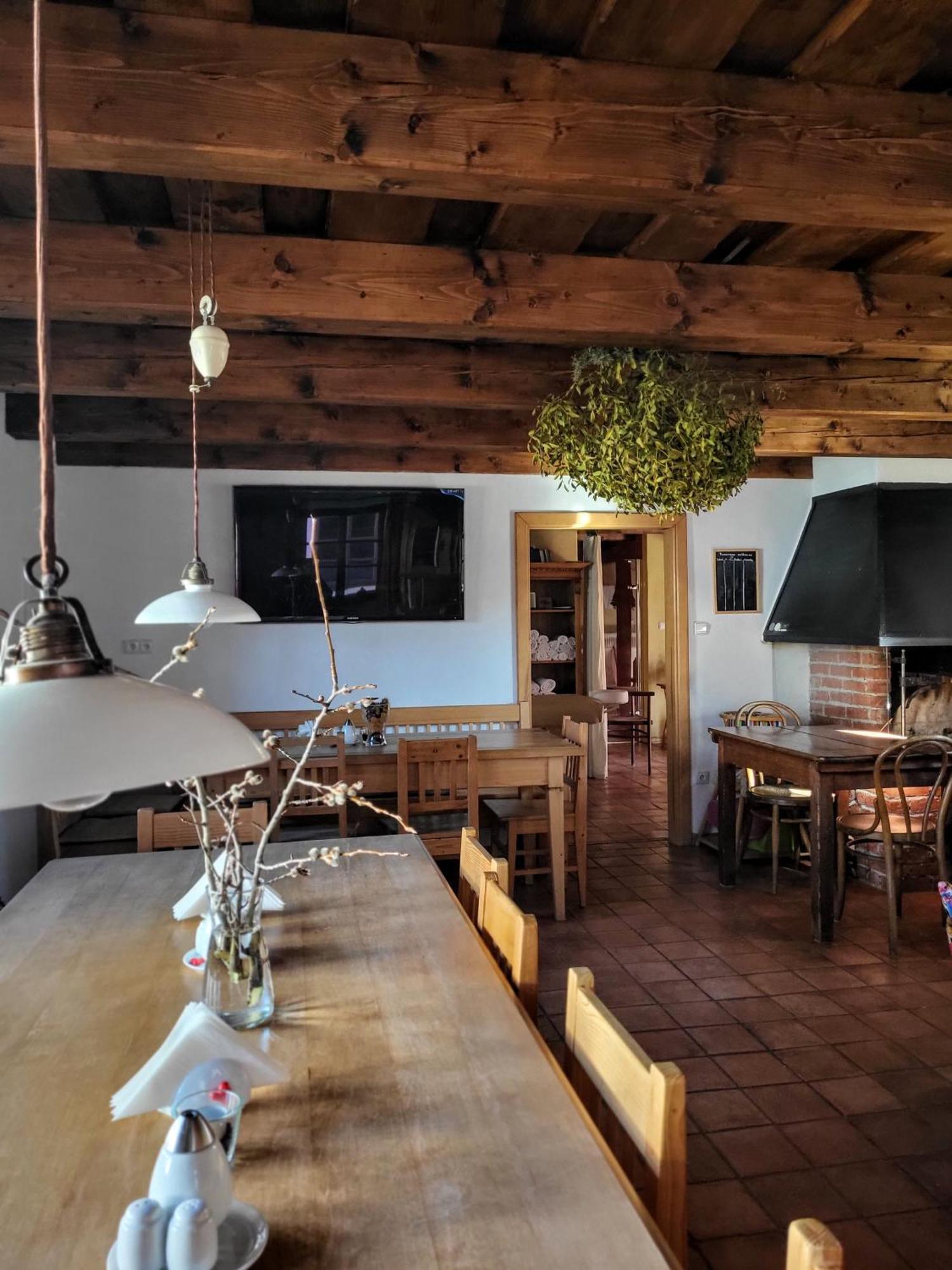 Apartmany Cerveny Dvur Chvalšiny Exteriör bild