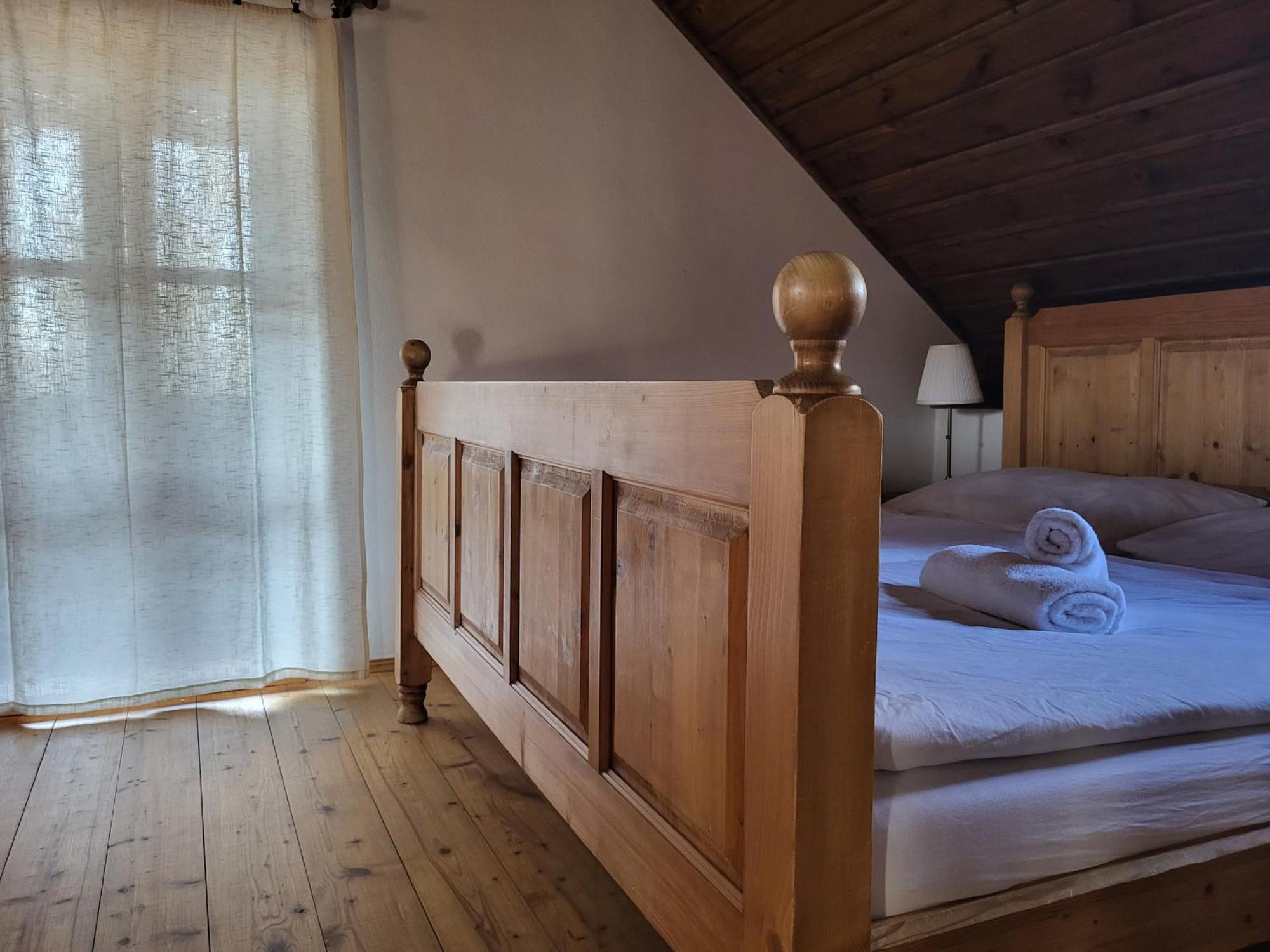 Apartmany Cerveny Dvur Chvalšiny Exteriör bild